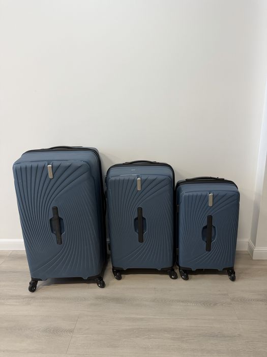 Продаю 3 чемодана