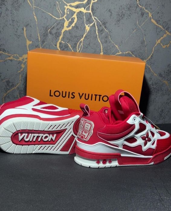 Vand urgent Louis vuitton skate red noi