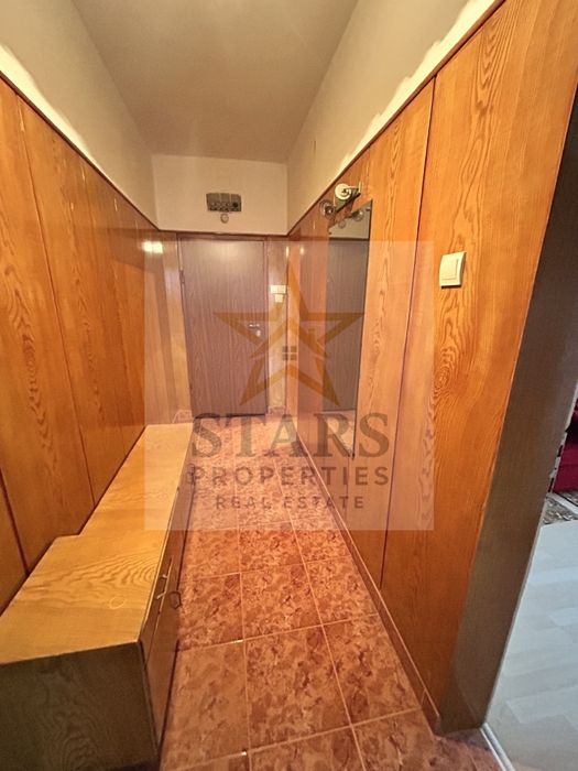 Продажба 3-стаен гр. Варна - Червен Площад