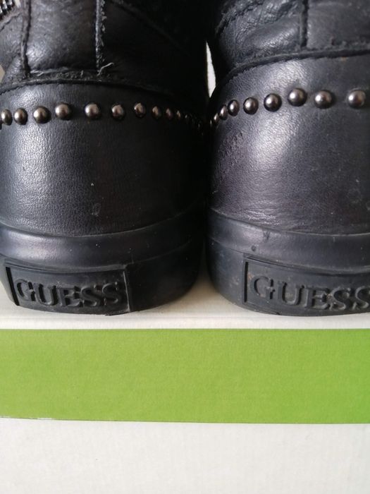 Сникърси GUESS,  естествена