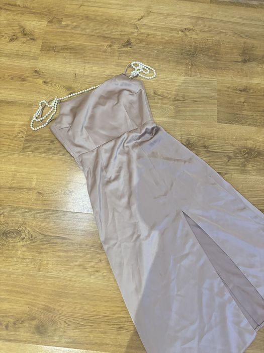 Платье 7000тг, размер 42