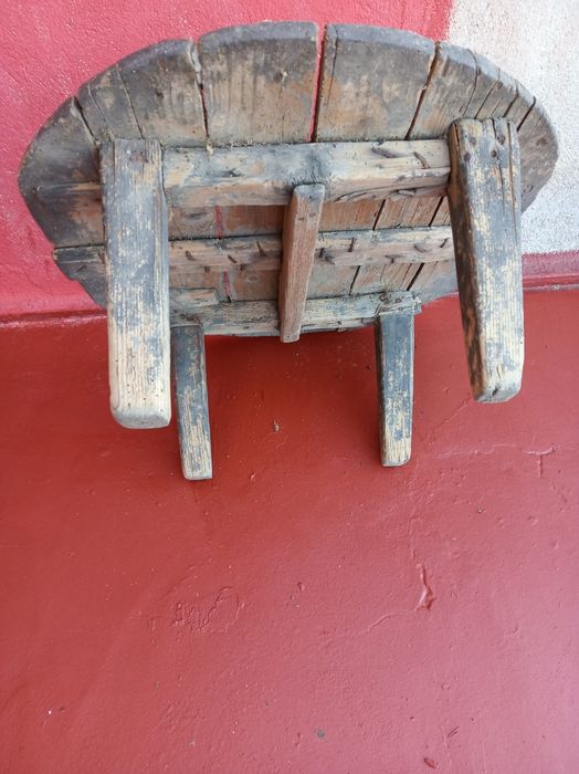 Нощно шкафче с чекмедже и ракла