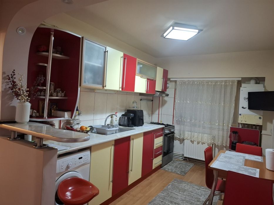 Apartament 3 camere , decomandat, ultracentral