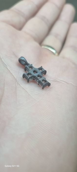 Сребърно кръстче и сваровски