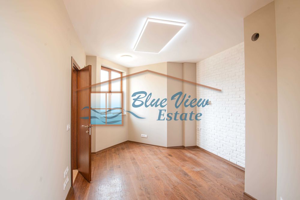 Продава се Многостаен апартамент в Балчик - 390 кв.м за 579 €/кв.м - Снимка #11