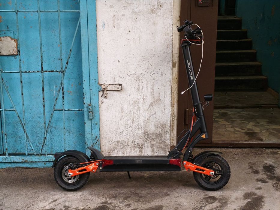 Продам электросамокат Joyor T6