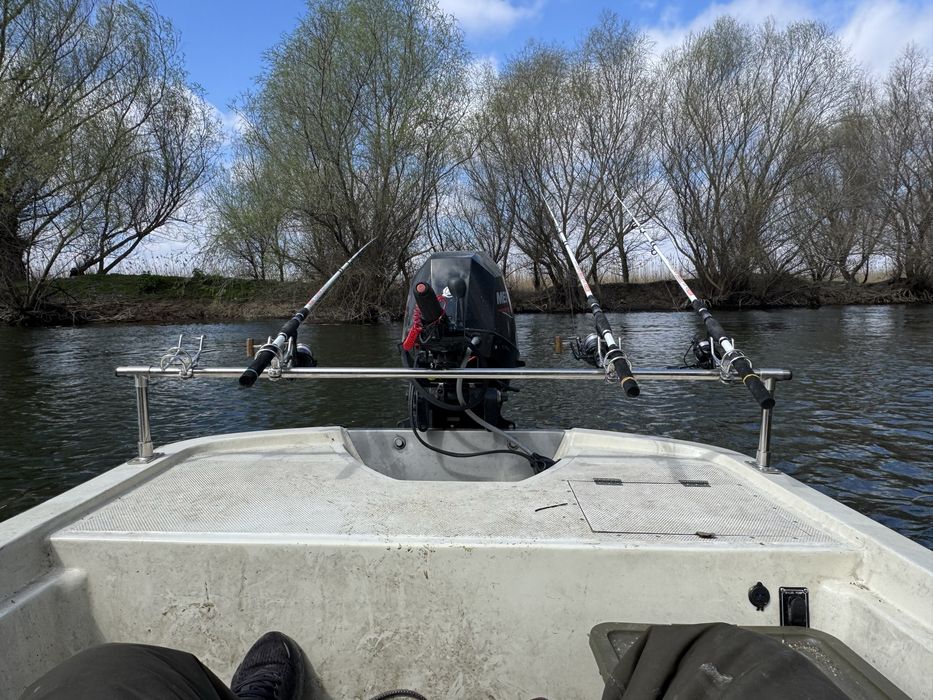 Barca Trimaran 4m cu motorMercury  30cp