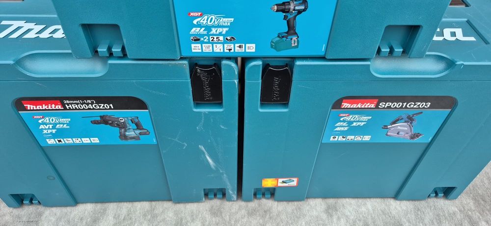 Makita set  scule pe acumulator de 40 V