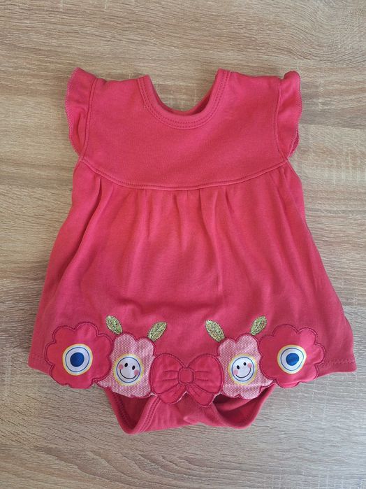 Запазени дрешки размери 74 и 80