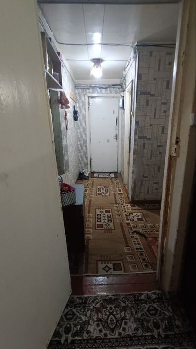 Сдаю свою квартиру одна переделанную в двух..  Срутник 2 1/2.