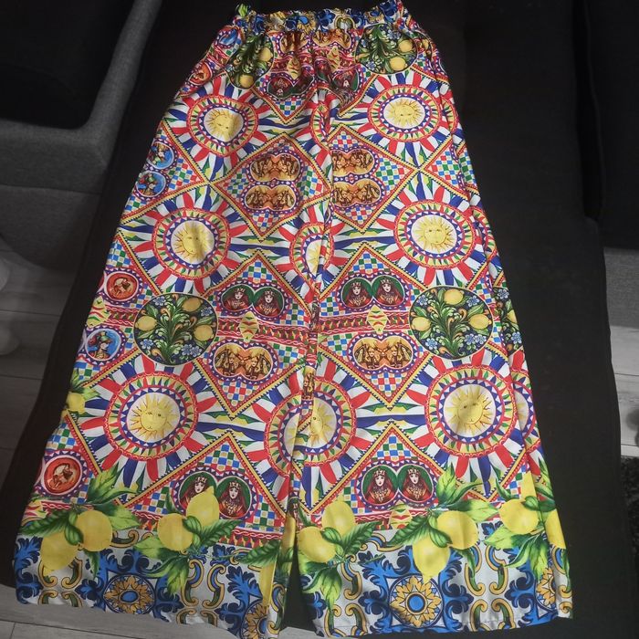 Compleu colorat de vara