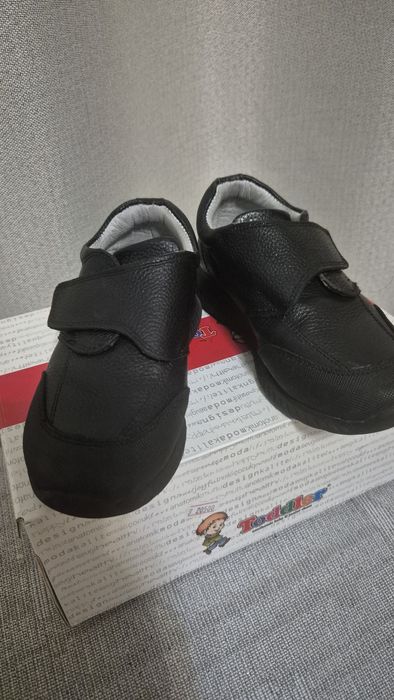 Кожаная детская обувь