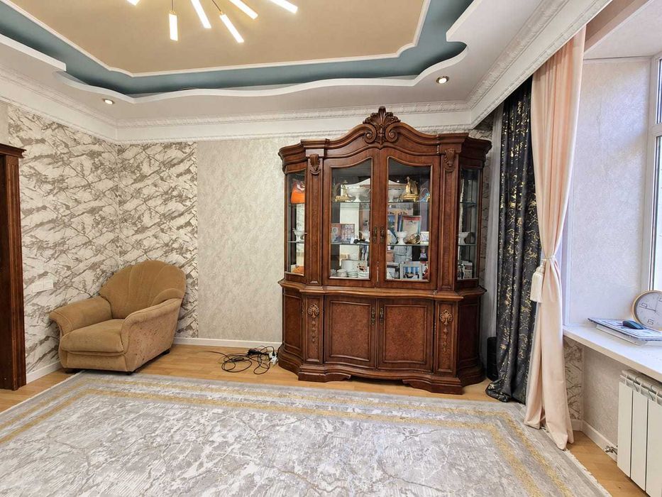 Продам 2 комн квартиру студию