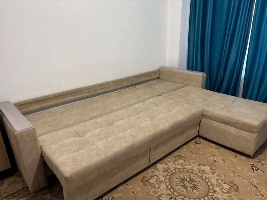 продам диван с 4 подушками