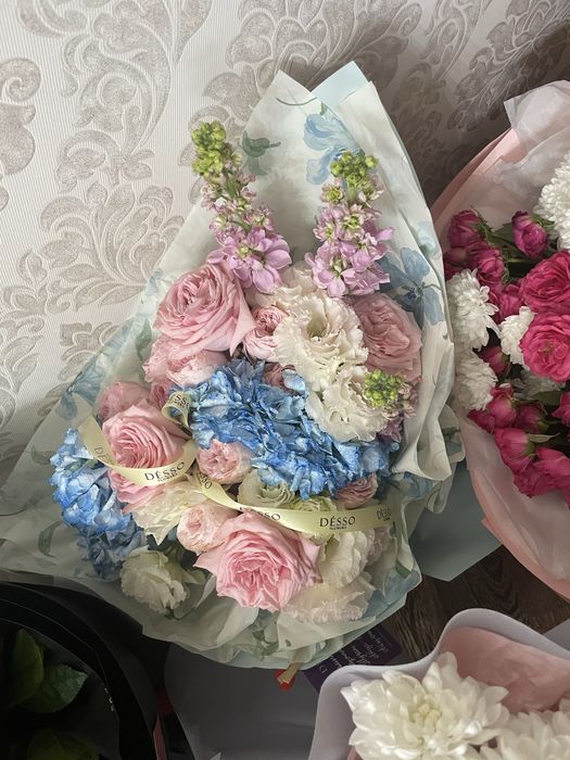 Букеты свежие цена договорная