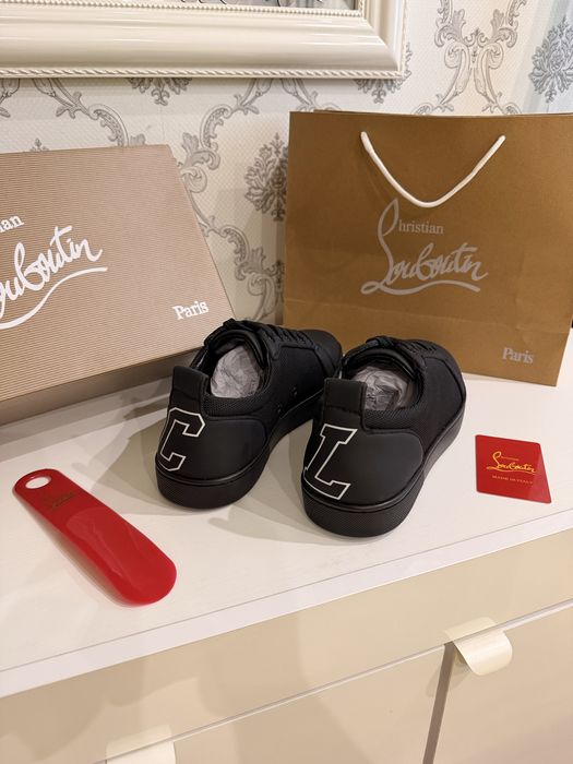 Christian Louboutin обувки