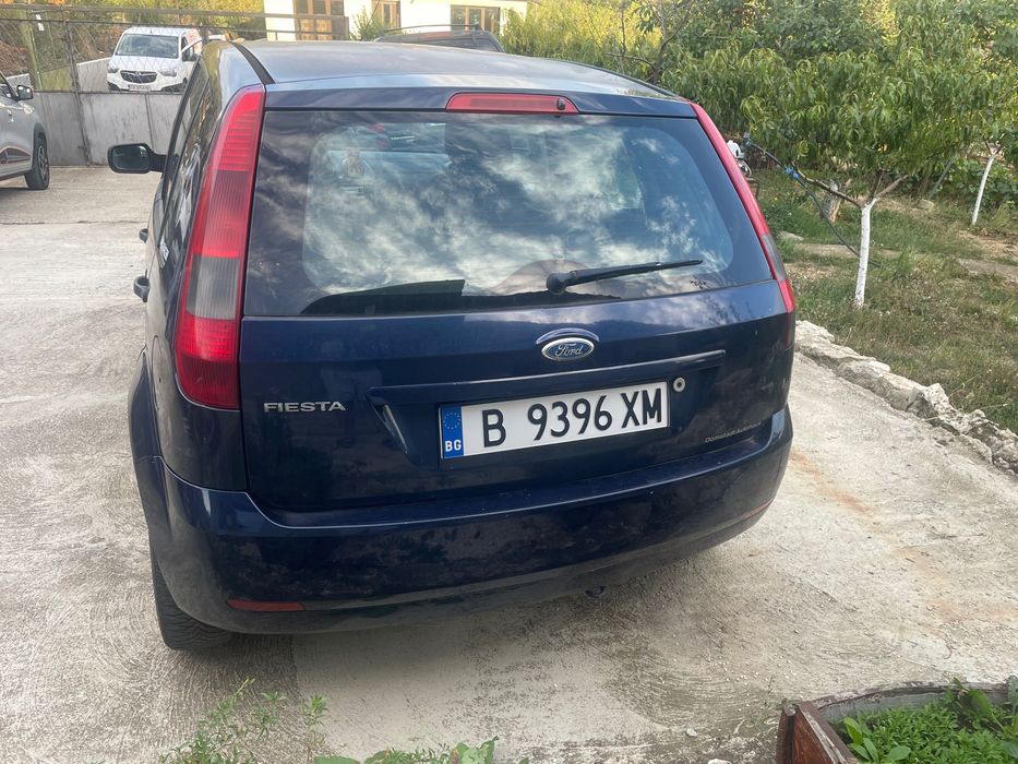Продавам Форд фиеста