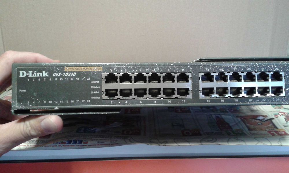 Продава се 24 Ports Ethernet switch, марка/модел: D-Link/ DES-1024D