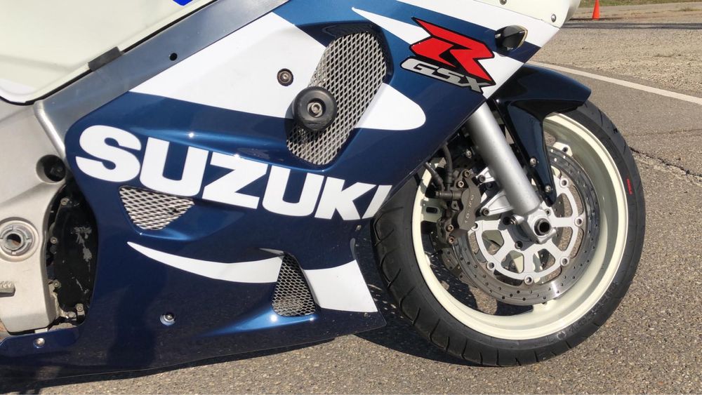 Motocicleta GSXR600 (2002 injectie)