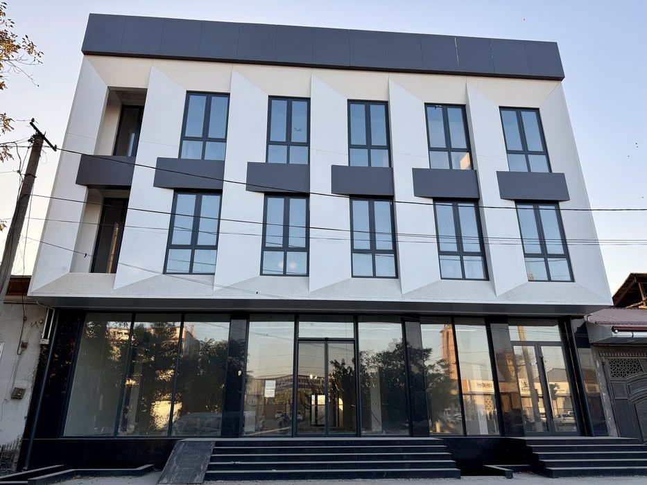 Аренда Отдельно Стоящие Зданя 1-Линия Ул.Корасарой Олмазор Сити 1350м2