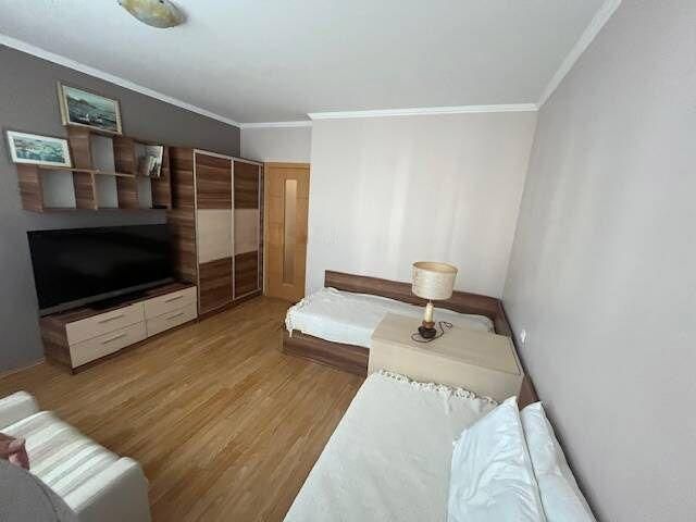 Дава се под наем Двустаен апартамент в Бургас, Сарафово - 72 кв.м за 548.25 € - Снимка #2