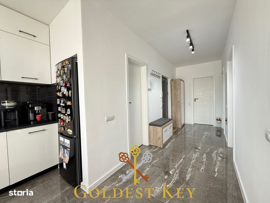 Apartament generos cu 2 camere, balcon, debara si parcare