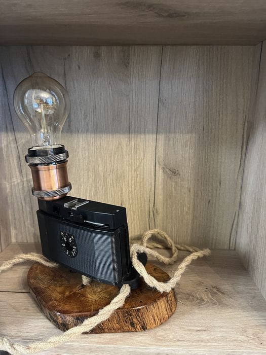 Настолна лампа.