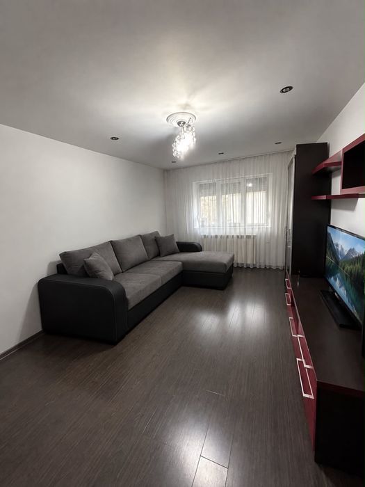 Ap. 3 camere M 17 etaj 4/4 str Argesului. Se vinde mobilat si utilat complet. Centrala termica,aer conditionat,usi si geamuri termopan,izolatie ext.