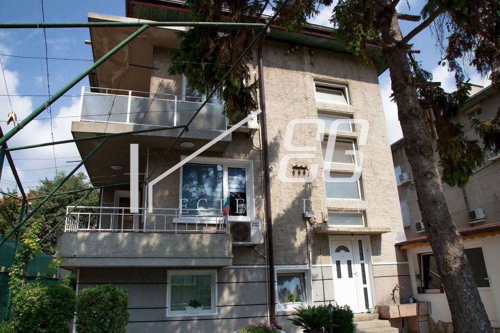 Продава се Къща в Варна, Аспарухово - 392 кв.м за 735 €/кв.м - Снимка #1