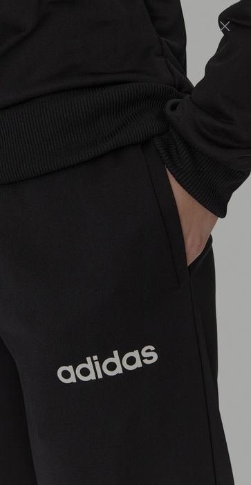 ADIDAS спортен екип Essentials Linear Track Suit