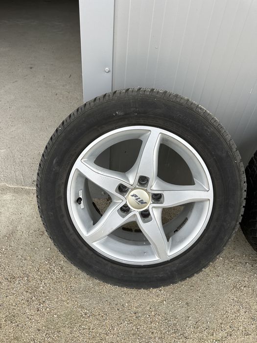 Jante aliaj cu anvelope r16