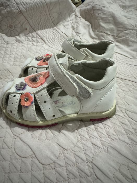 Сандали для девочки