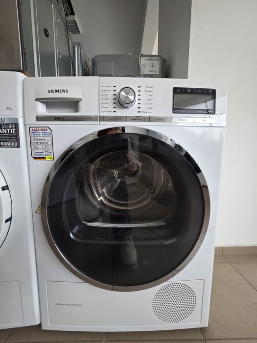 Сушилня с термопомпа Siemens iQ800