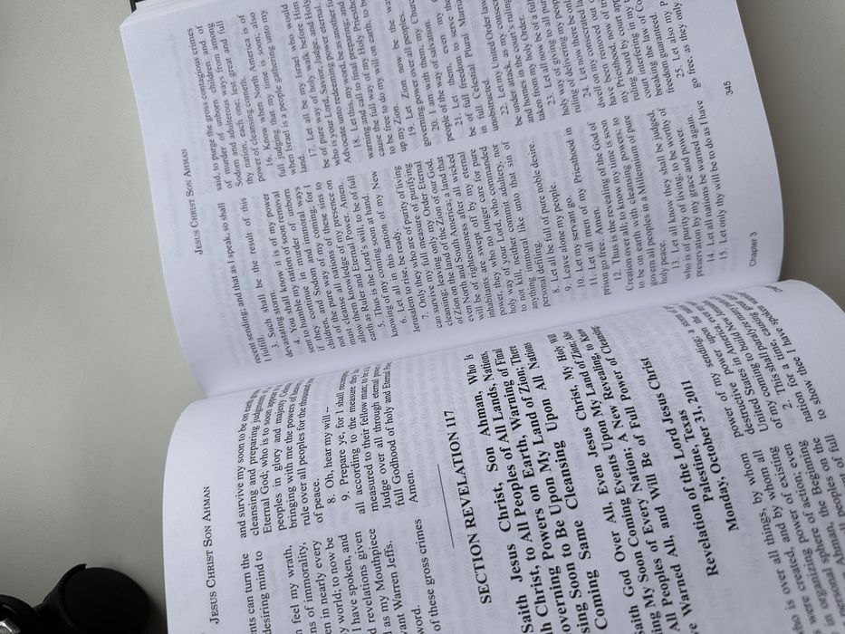 Продам книгу в хорошем состоянии