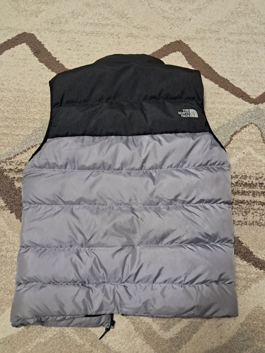 Vând vesta The North Face
