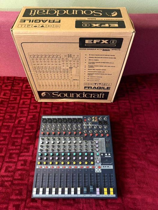 Микшерный пульт Soundcraft EFX8