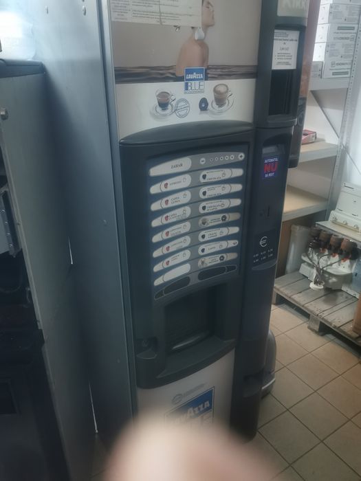 Vând automate vending