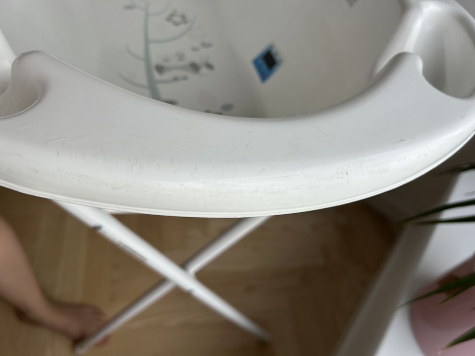 Cadita de bebelusi cu picioare inalte