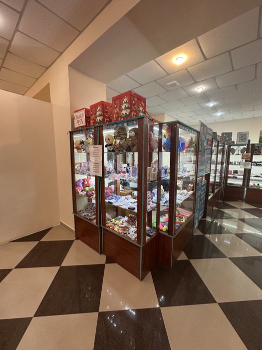 Продаются витрины