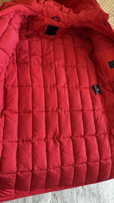 Парка зимняя красная
