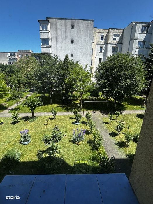 Apartament decomandat, etaj 1, izolat cu balcon inchis, Baragan.
