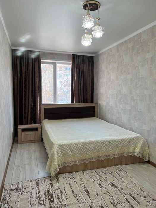 Продаётся 2 комн Универмаг