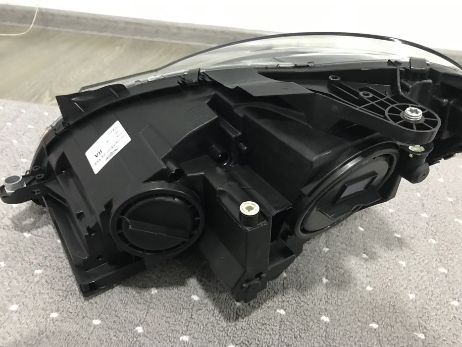 Мерседез Бенз 204 с передная фара