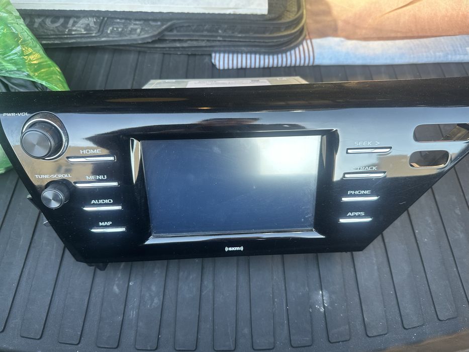 Продам магнитолу на camry 70
