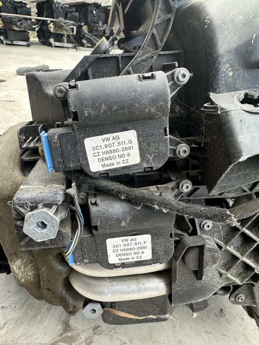 Grup caldura / aeroterma de sub bord Volkswagen Passat b6 b7 CC / motoras reglaj climatizare / calorifer caldura