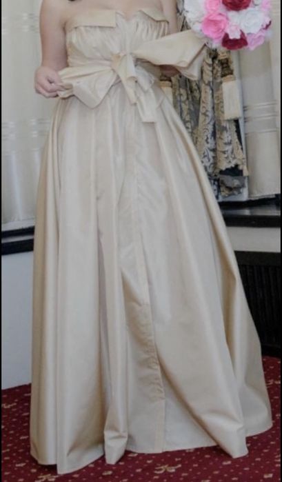 Rochie de seara bej/auriu deosebita