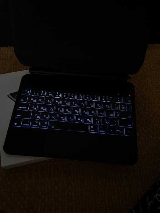 Ipad 11 a16 keyboard