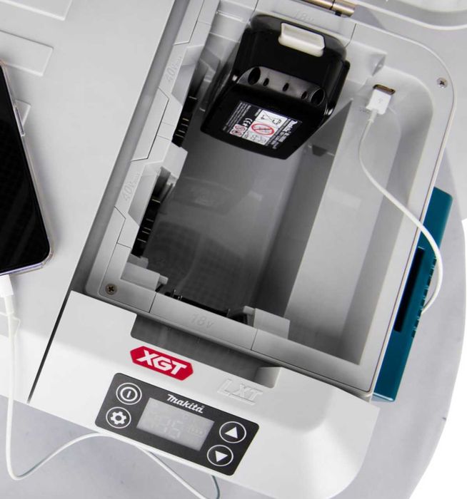 Акумулаторна хладилна чанта MAKITA CW001GZ