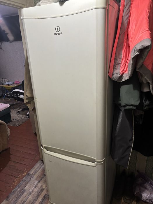 Продам холодильник фирмы Indesit