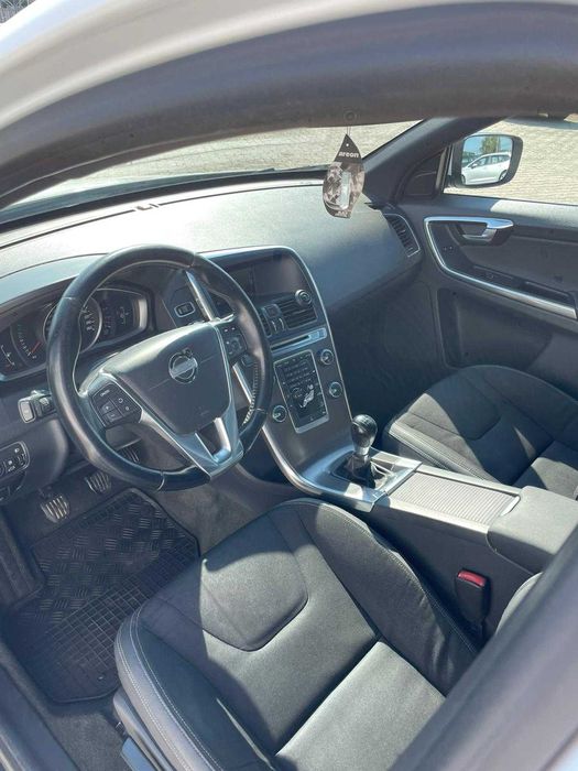 Volvo XC 60 / 2014 / Motorizare 2.4 / 181 cp / 4X4